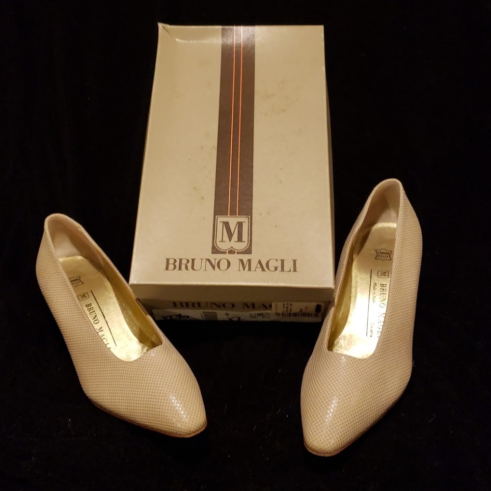 Bruno Magli Beige Pumps